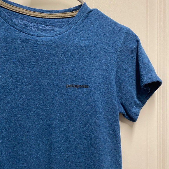 Patagonia W's P-6 Logo Responsibili-Tee - Picture 4 of 4